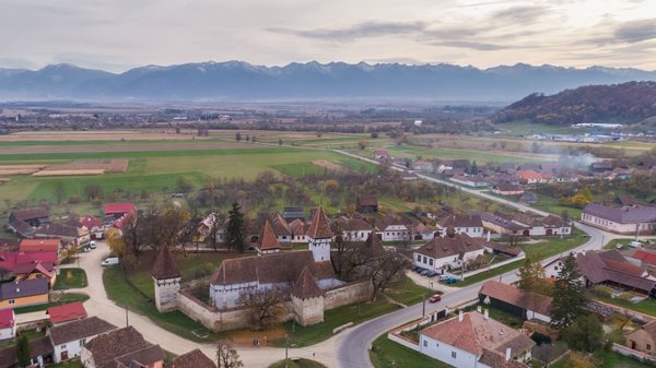 Comment intégrer des leçons d'histoire médiévale dans un jeu de stratégie en temps réel?